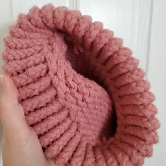 Never worn, handmade knit ribbed pink beanie hat - Picture 6 of 7
